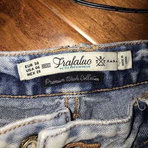 Zara Jeans - Ripped Boyfriend Jeans Zara Jeans - Ripped Boyfriend Jeans